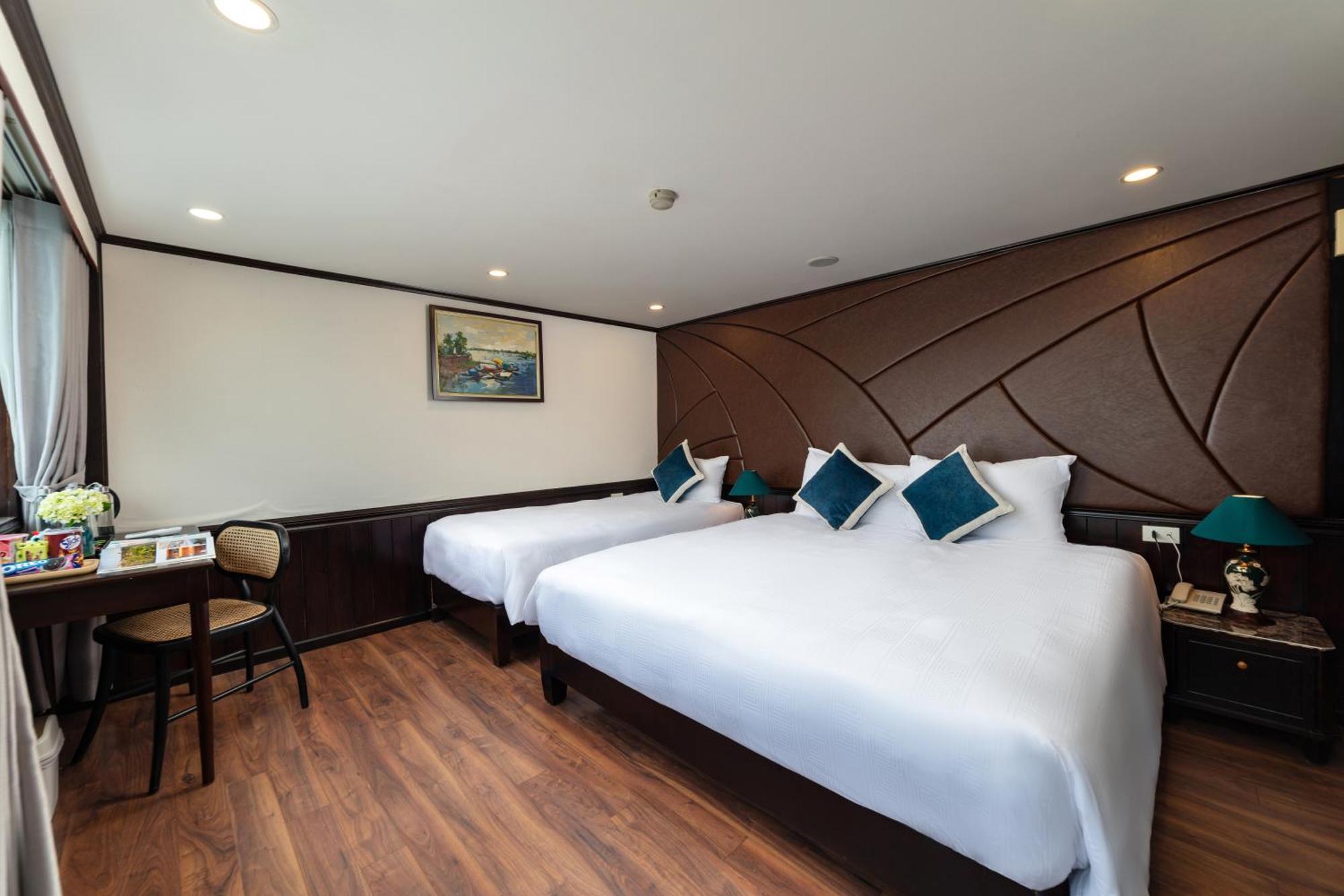 Amanda Halong Cruise 5*