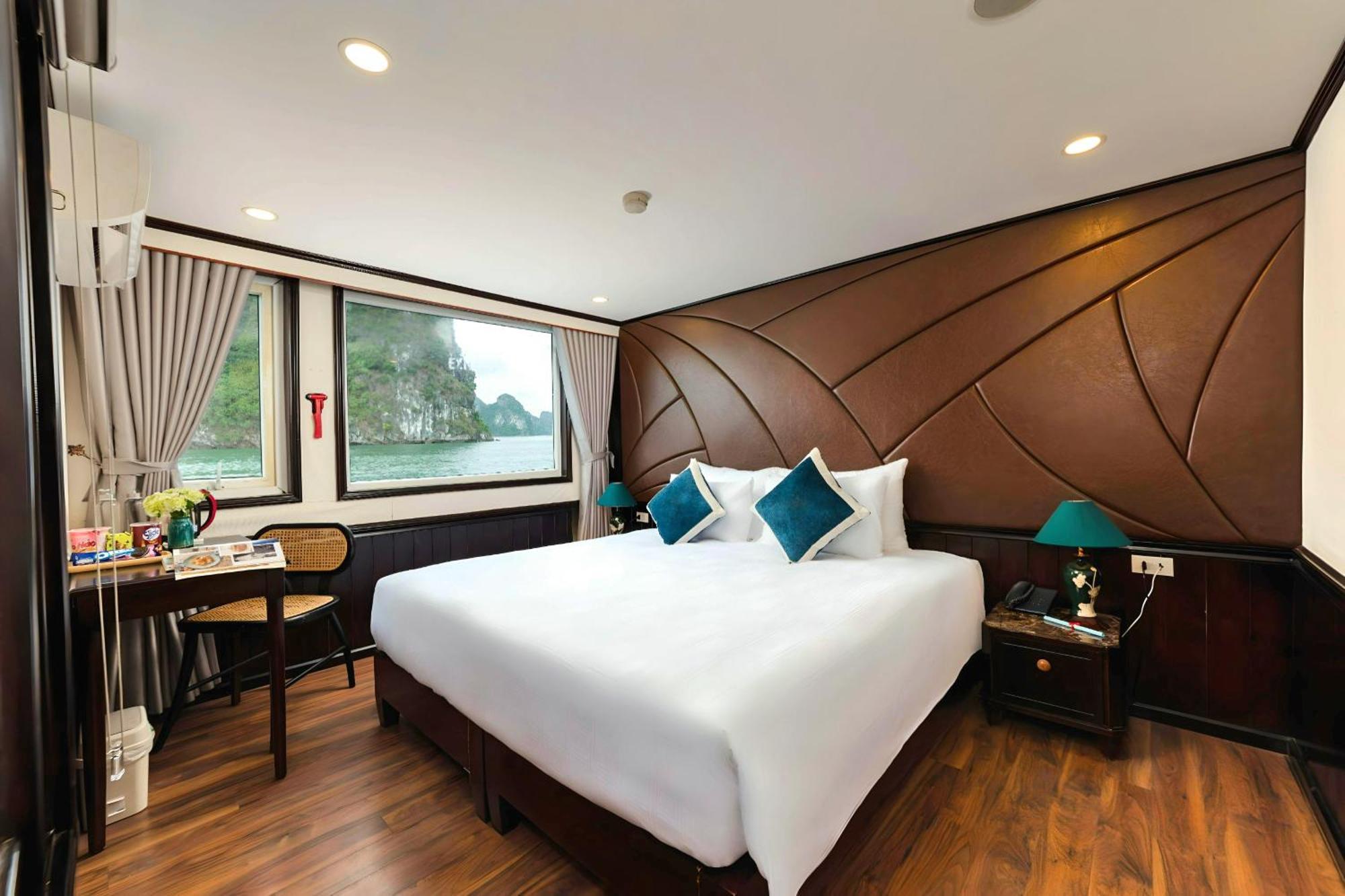 Amanda Halong Cruise 5*